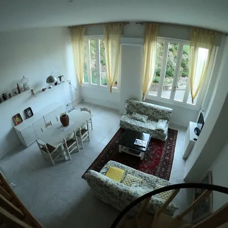 Kosmopolitan Apartment